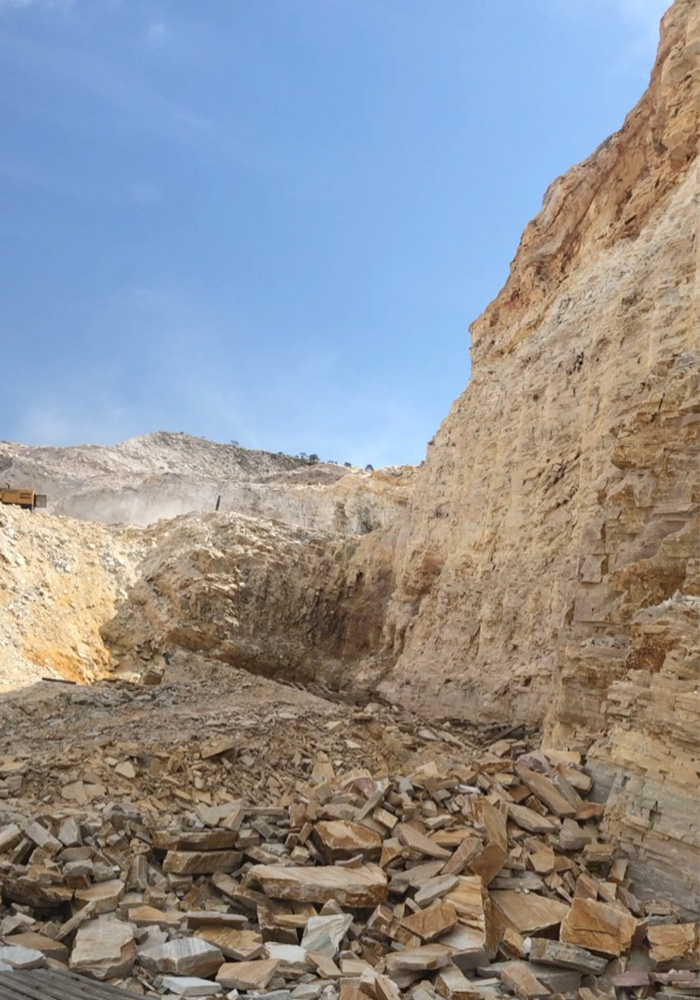 prodVertBQuartzite09